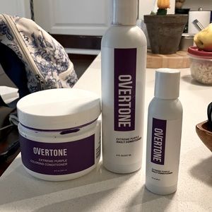 Overtone extreme purple coloring conditioner